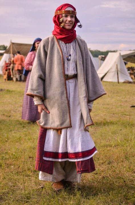 Slavic Garb Sca, Traditional Siberian Clothing, Ancient Slavic Clothing, Slavic Folk Dress, Slavic Folk Clothing, Medieval Slavic Clothing, Scythian Clothing, Slavic Traditional Clothes, Slavic Braids