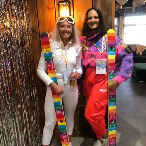 How to Host the Perfect Apres Ski Party at Home 90s Apres Ski Party, Apres Ski Dinner Party, 90s Ski Outfits, Apres Ski Party Games, 80s Apres Ski Party, Ski Apres Party, Apres Ski Aesthetic Party, Après Ski Party, Apres Ski Theme Party Outfit