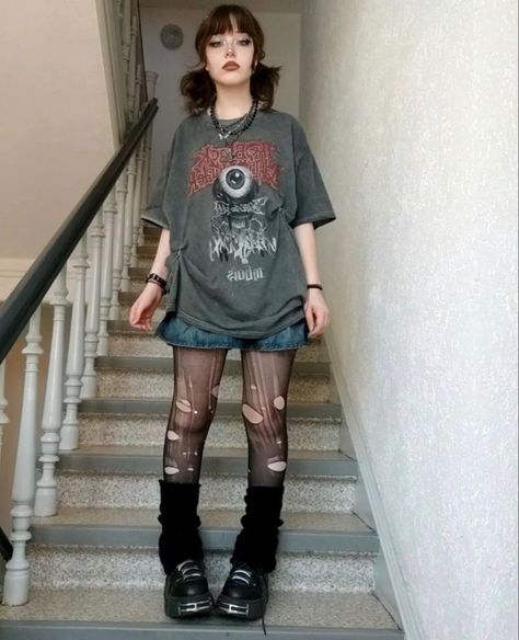 Loose Grunge Outfit, Short Sleeve Grunge Outfits, Alt Outfit Ideas Midsize, Comfortable Punk Outfits, Alternative Punk Outfits, Alt Tshirt Outfits, Midwest Emo Concert Outfit, Summer Alternative Outfits Grunge, Goth T Shirt Outfit