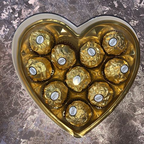 Heart Ferrero Rocher, Heart Box Chocolate, Ferrorocher Chocolate, Box For Valentines, Chocolate Day Images, Chocolates Ferrero, Chocolate Board, Ferrero Rocher Chocolates, Chocolate Pictures