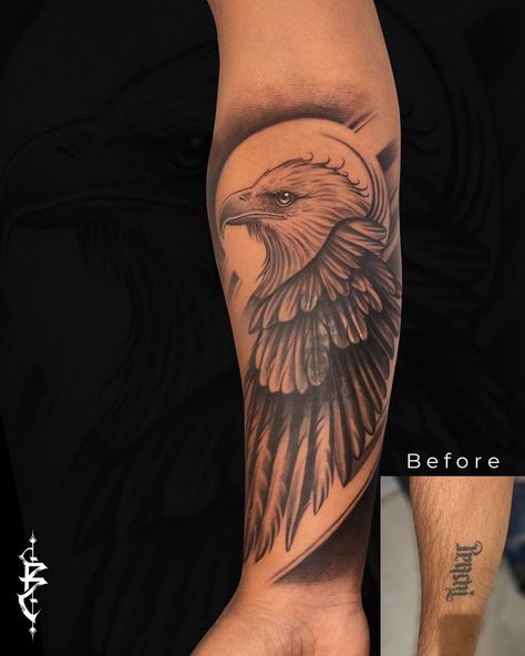 Artist : @bishalwizard #realistictattoo #realisticeagle #bodyart #tattooart #tattooideas #coveruptattooideas Egal Tattoo Design Arm, Eagle Upper Arm Tattoo, Hand Cover Tattoos For Men, Tattoo Eagle Arm, Mens Eagle Tattoo, Eagle Wrist Tattoo, Arm Cover Up Tattoos Men, Realistic Eagle Tattoo Design, Eagle Tattoo On Arm