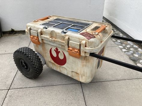 The X-Trail Files on Tumblr Diy Star Wars, Star Wars Boot Camp, Star Wars Storage, Pokemon Deck Box Diy, Star Wars Car Accessories, Star Wars Cargo Crate, Star Wars Trash Can, Beach Bbq, Wooden Picnic Tables