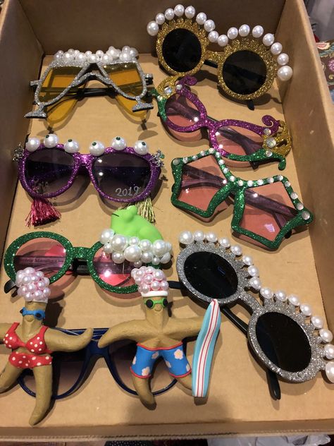 Sunglasses Decorated, Birthday Sunglasses Diy, Trendy Handmade Sunglasses For Party, Fun Handmade Sunglasses For Party, Sunglasses Decorated With Beads, Iris Sunglasses, Love On Tour Outfits Ideas, Krewe Of Iris Sunglasses, Harry Styles Concert Outfit