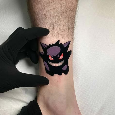 Tattoo Ideas Black And White, Pokemon Tattoo Ideas, Gengar Tattoo, Tattoo Ideas Black, Nintendo Tattoo, Pikachu Tattoo, Gamer Tattoos, Gengar Pokemon, C Tattoo