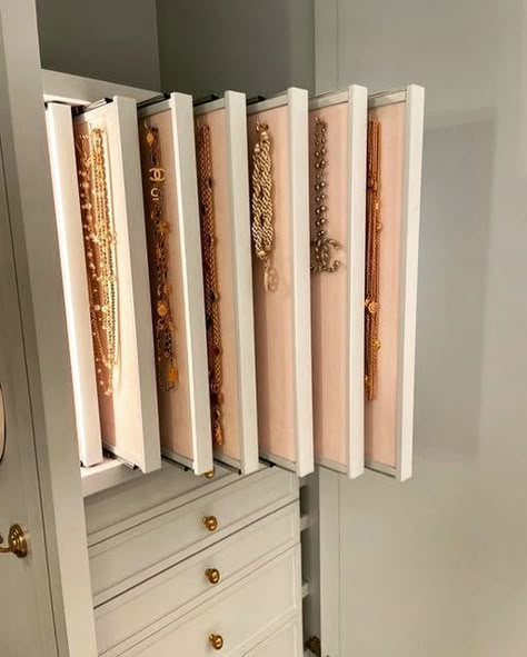 LISA ADAMS | LA CLOSET DESIGN on Instagram: "Ask for pull-out necklace trays 🍬🍭" Short Sofa, Jewelry Armoire Diy, Jewelry Organization Ideas, Small Closet Makeover, Jewlery Storage, Organize Clothes, Jewelry Closet, Jewelry Trays, Dressing Table Design