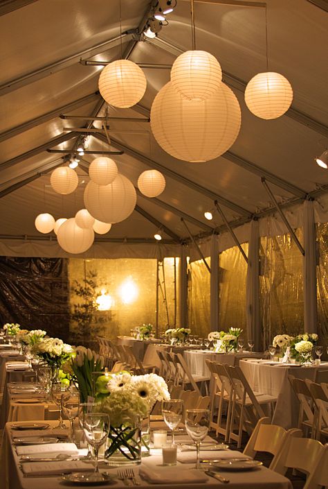 Paper Lantern Ceiling Decor Wedding, Paper Lantern Hanging Ideas, Indoor Paper Lantern Decor Ideas, Paper Lanterns Wedding Tent, Paper Lantern Wedding Centerpieces, White Paper Lanterns Wedding, Paper Lantern Ceiling Decor, Paper Lantern Wedding Decor, Wedding Tent Ceiling