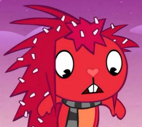 Flaky Happy Tree Friends, Happy Tree Friends Pfp, Happy Tree Friends Flaky, Htf Flaky, Happy 3 Friends, Apple Board, Flaky Htf, Terrifying Movies, Aries Birthday