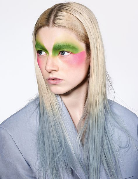 The trans model and activist Hunter Schafer on her screen debut in Euphoria, her relationshipo with Zendaya, and what's to come for her in fashion. Richard Burbridge, Makeup Contouring, Hanne Gaby Odiele, Hunter Schafer, Makeup Order, W Magazine, Colorful Eyeshadow, Editorial Makeup, Makeup Tutorials