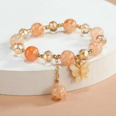 Beaded Butterfly Charm Bracelet Material: Glass, Alloy, Diy Charm Bracelet Ideas, Glass Beads Bracelet Ideas, Pretty Beaded Bracelets, Glass Bead Jewelry Diy, Charm Bracelet Ideas, Peach Butterfly, Tiny Bead Bracelet, Charm Beaded Bracelet, Peach Jewelry