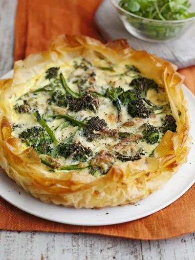 Leek Quiche, Asparagus Quiche, Quiche Recipes Easy, Jamie Oliver Recipes, Quiche Recipe, Quiche Recipes, Idee Pasto Sano, Breakfast Brunch Recipes, Jamie Oliver