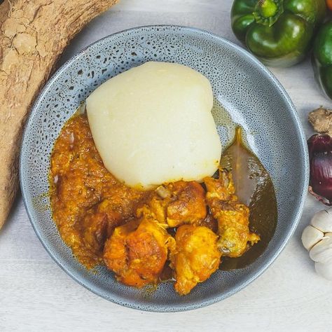 Marina shares an awesome recipe for Fufu & Nigerian Chicken Stew just in time for Emancipation celebrations in Trinidad & Tobago. Fufu is a West African dish and is related to coocoo, a common dish in Trinidad & Tobago. The Nigerian chicken stew takes on a different approach to building flavors to our local stew chicken. However, the results are just as amazing! Fufu Nigerian Food, African Dishes With Fufu, African Chicken Stew With Fufu, Fufu Stew, Fufu Aesthetic, Fufu Recipe Africans, Fufu And Soup, Nigerian Fufu Recipe, Nigerian Chicken Stew