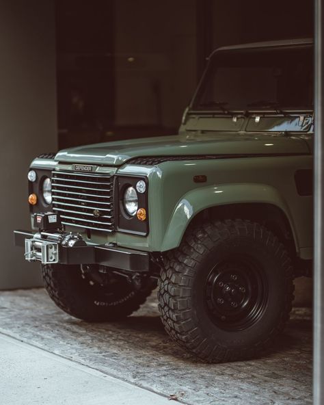 Land Rover Astetic, Restored Land Rover Defender, Land Rover Classic Defender 90, Green Defender 90, 1990 Land Rover Defender, Land Rover Defender Classic, Vintage Defender Land Rovers, Old Defender Land Rover, Land Rover Defender Vintage