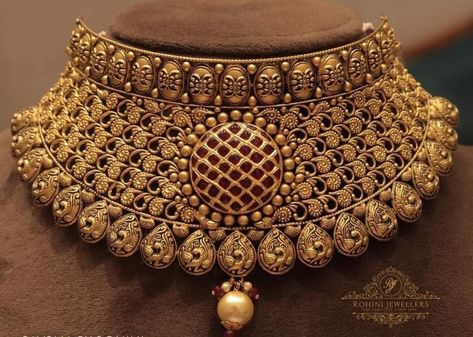 Wedding Jewelry Sets Bridal Jewellery, Bridal Necklace Designs, Antique Necklaces Design, Perhiasan India, Choker Necklace Designs, New Gold Jewellery Designs, Antique Gold Jewelry Indian, Bridal Jewelry Vintage, Pretty Jewelry Necklaces