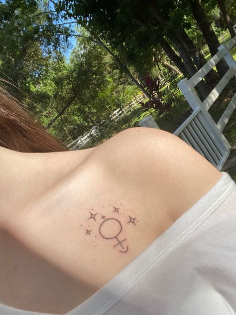 Venus Tattoo Ideas, Venus Symbol Tattoo, Venus Tattoo, Venus Symbol, Henna Tattoo Designs Simple, Inspiration Tattoos, Symbol Tattoos, Henna Tattoo Designs, Symbolic Tattoos