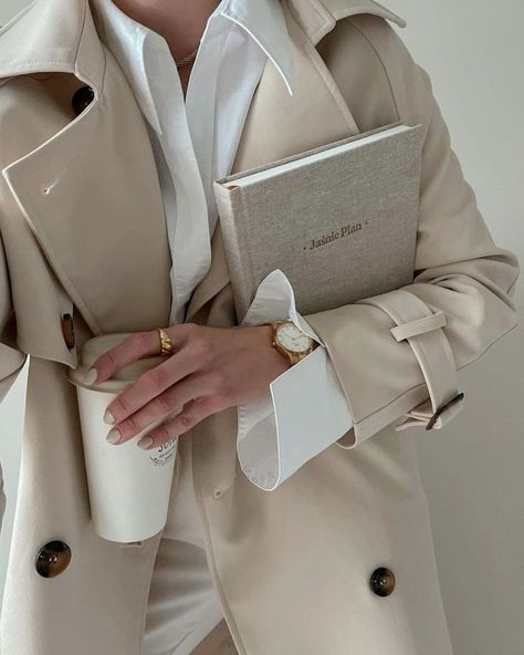 Beige Pantone, Aesthetic Content, Cream Aesthetic, Get Your Life, Aesthetic Women, Beige Aesthetic, Branding Photoshoot, White Aesthetic, Boss Babe