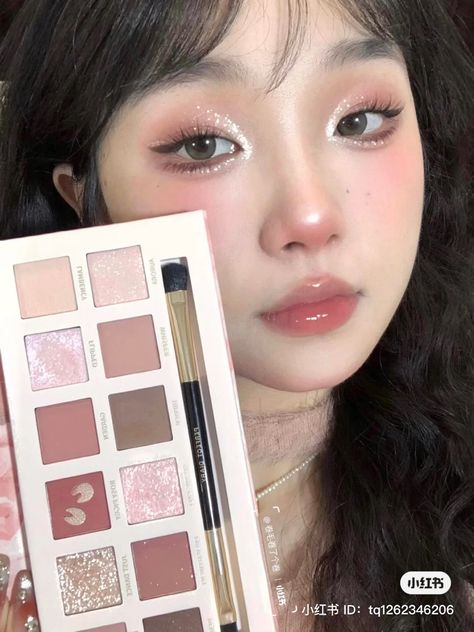 Xiangshu Makeup, Douyin Makeup Monolid, Doying China Makeup, Douyin Makeup Eyeshadow, Aesthetic Chameleon, Makeup Xiaohongshu, Xiaohongshu Makeup, Eye Makeup Monolid, Makeup Monolid