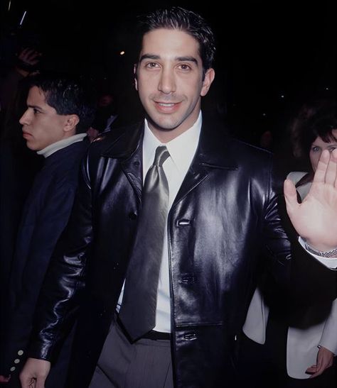 David Schwimmer, Ross Geller, 90s Aesthetic, Friends Tv Show, Friends Tv, Smash Cake, Eye Candy, Tv Shows, Candy