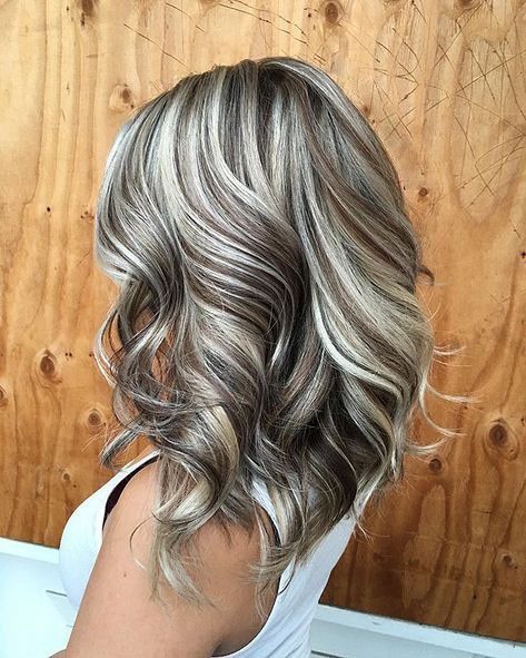 Pastel Purple Hair, Grey Hairstyles, Hair Highlights And Lowlights, Fall Hair Color Trends, Blond Balayage, Caramel Highlights, Blending Gray Hair, Ash Blonde Hair, Gray Hair Highlights