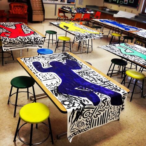 معرض فني, Classe D'art, Group Art Projects, Keith Haring Art, Haring Art, Collaborative Art Projects, Middle School Art Projects, 3rd Grade Art, Art Lessons For Kids