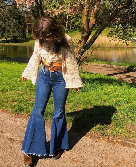 70s Fashion Women, 70s Inspired Outfits, Warm Fits, 60s 70s Fashion, Mode Hippie, 70s Women, 00s Fashion, Outfits Retro, 70s Inspired Fashion