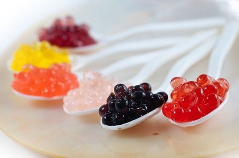 Christine Le Tennier flavor pearls; no bigger picture Balsamic Pearls, Molecular Gastronomy Recipes, Caviar Recipes, Fruit Puree, Molecular Gastronomy, Beautiful Desserts, Fruit Flavored, Creative Food, Food Hacks