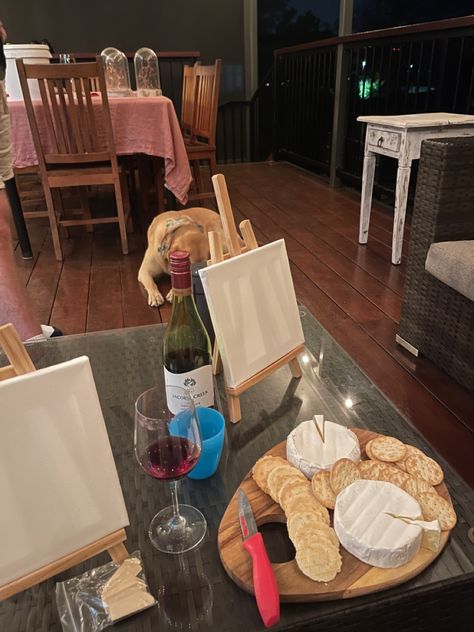 Wine And Paint Date Night At Home, Paint Each Other Date, Sip And Paint Aesthetic, Paint And Sip Aesthetic, Crafts With Friends Aesthetic, Wine And Paint Party Ideas, Painting Date Aesthetic, Paint And Sip Date, Paint And Sip At Home