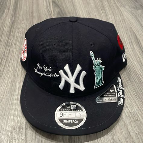 Brand New (Navy) Navy Blue Yankees Cap Outfit, Outfits With Yankees Hat, Yankees Hat Outfit Men, Ny Yankees Hat Outfit, Yankees Cap Outfit, Dark Aesthic, Custom New Era Hats, Ny Yankees Hat, Yankee Hat