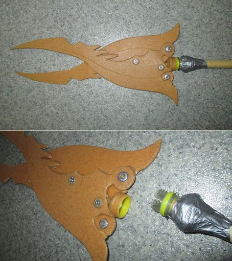 Easy way to make a detachable prop. Costume Carnaval, Diy Props, Diy Kostüm, Costume Tutorial, Cosplay Armor, Prop Making, Larp Costume, Idee Cosplay, Steampunk Cosplay