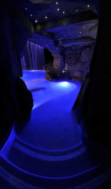 Indoor night cave swimming pool! More Underground Pool, Pool Lighting, Piscina Interior, Indoor Pools, Indoor Swimming Pool, Cool Swimming Pools, Luxury Pools, Dream Pools, Beautiful Pools