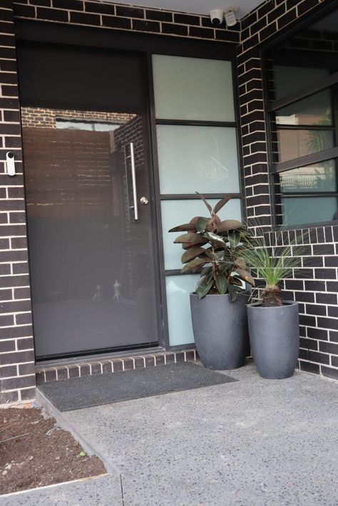 https://www.aumanns.com.au/top-10-beautiful-front-door-plants Front Door Plants, Front Door Planters, Church Entrance, Door Planter, Beautiful Front Doors, Nursery Garden, Pothos Plant, Rubber Tree, Front Door Design