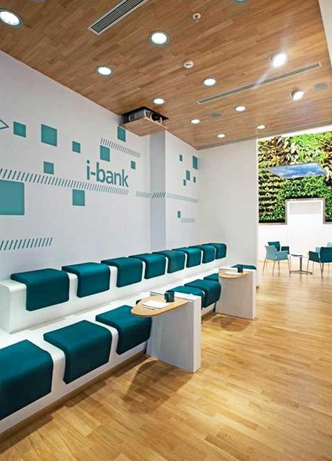 No cash, no tellers. This isn't a branch. It's a giant ad for the bank. Bank Interior Design, Bank Interior, Doctor Office Design, Banks Office, Bank Design, Bank Branch, Retail Banking, Office Workstations, Interior Design Photos