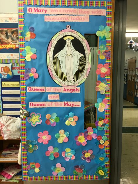 Mary door Mother Mary Bulletin Board Ideas, Mary Bulletin Board Ideas, St Theresa Little Flower, Easter Door Decorations Classroom, Classroom Displays Ks2, Easter Door Decorations, Catholic Classroom, Catholic Kids Activities, First Grade Crafts