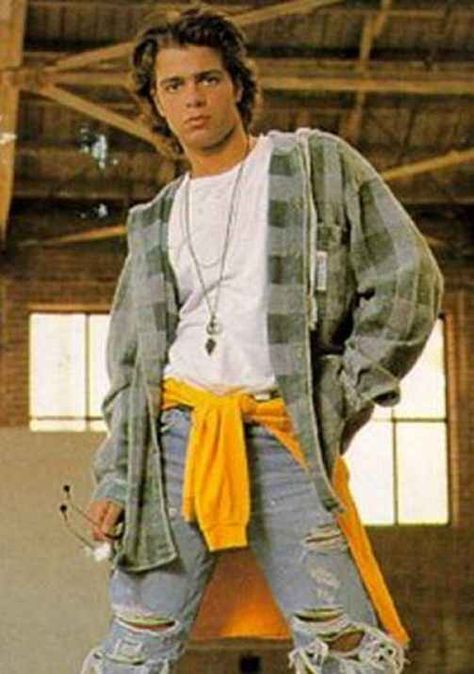 Tying your sweatshirt around your waist in case you get cold, but then wearing a long-sleeve flannel regardless. | 33 '90s Trends That, In Retrospect, Maybe Weren't Such A Great Idea 90s Fashion Guys, 80s Mens Fashion, 1990s Fashion Trends, 1990 Style, 80s Fashion Men, 1980s Fashion Trends, Fashion Guys, 80s Fashion Trends, 90s Fashion Men