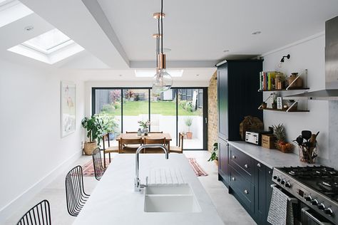 Extension Kitchen, Side Return Extension, Terrace Kitchen, Victorian Terrace House, Side Return, House Extension Design, Interior Minimalista, Appartement Design, Kitchen Images