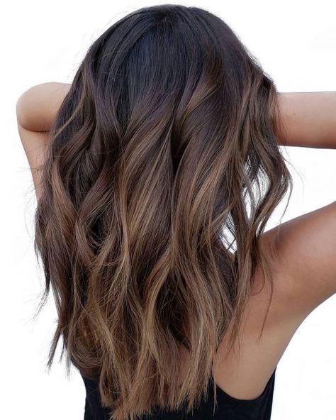 34 Sweetest Caramel Highlights on Light & Dark Brown Hair Dark Brown Hair With Blonde Highlights, Highlights Brown Hair Balayage, Dark Brown Hair Balayage, Kadeřnické Trendy, Brown Hair Inspo, Fesyen Rambut, Brunette Hair With Highlights, Vlasové Trendy, Dark Hair With Highlights