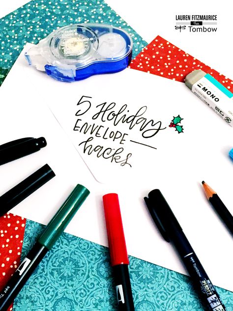 Creative Ways To Address Christmas Cards, Decorate Christmas Card Envelopes, Xmas Envelope Ideas, Fun Ways To Address Envelopes, Christmas Card Addressing Handwriting, Christmas Card Lettering Envelope, Christmas Envelope Art Diy, Envelope Art Christmas, Address Christmas Cards Envelopes