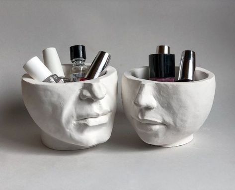 Air Dry Clay Project ideas First-timers must try Cool Clay Sculptures, White Desk Accessories, Ceramic Faces, Office Desk Organizer, Sculpture Art Clay, Air Dry Clay Projects, White Desk, Hemma Diy, Clay Diy Projects