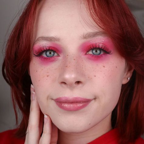 It's February!!! PINK LOOK SEASON!!! Today I have for you: a heart shaped blend with lil heart shaped freckles 🩷 I think I'm gonna wear the freckles every single day this season! They turned out so adorable 🥹 Tutorial reel for this look will be up later this week, but I'll also post an in depth tutorial with allll the details next week on YouTube, so keep an eye on that 👀 What is your favourite type of look for this season of love? 🩷✨️ Products used: ☆ @colourpopcosmetics Fade Into Hue p... Heart Shaped Freckles, Heart Freckles, Pink Freckles, Fade Into Hue, Freckles Makeup, Pink Look, Season Of Love, Rainbow Makeup, Every Single Day