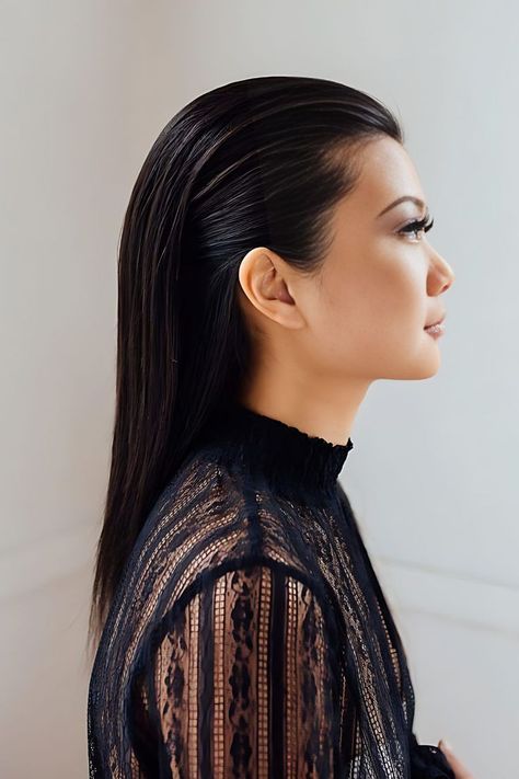 Slicked Back Long Hair Wet Look Hair, Bubble Ponytail, Hair To One Side, Twist Ponytail, Peinados Recogidos, Slick Back, Slicked Back Hair, Slick Hairstyles, Low Ponytail