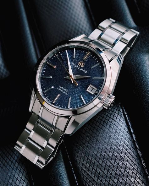 Grand Seiko SBGH267 vintagewatches Sleek Watch, Mens Digital Watches, Stylish Watches Men, Grand Seiko, Best Watches, Men's Formal Style, Big Watches, Amazing Watches, Mens Fashion Watches