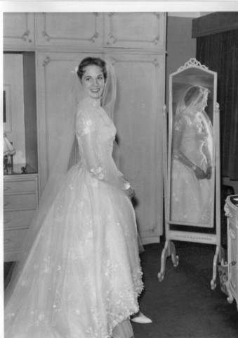 Image title Chic Vintage Bride, Famous Wedding Dresses, Celebrity Bride, Hollywood Wedding, Vintage Wedding Photos, Julie Andrews, Wedding Gowns Vintage, Modest Wedding, A Wedding Dress