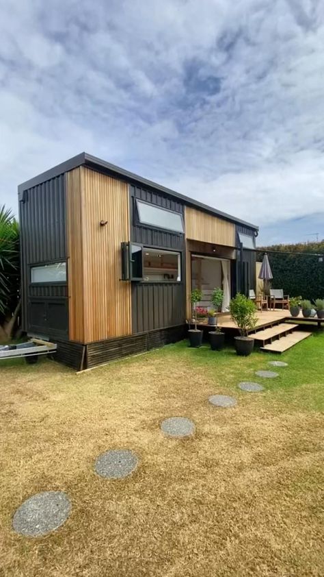 Tiny House Build, Tiny House Luxury, Eksterior Modern, Tiny House Interior Design, Tiny House Nation, Tiny House Loft, Tiny House Inspiration, Container House Plans, Casa Container