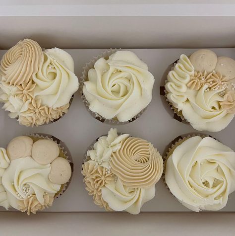 simple nude and white 🤍 I love the different textures on these cupcakes! #cupcakes Beige Cupcakes, Gender Reveal Cake, Different Textures, Sweet 16, Gender Reveal, Lounge, I Love, Shower, Texture