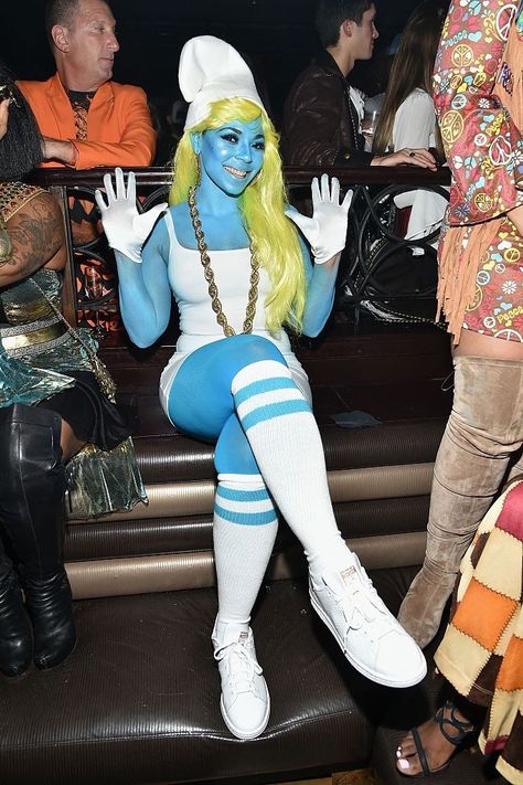 Ashanti halloween Smurf Costume, Svedka Vodka, Kostum Halloween, Best Celebrity Halloween Costumes, Hot Halloween, Halloween Couples, Annual Halloween Party, Celebrity Costumes, Celebrity Halloween