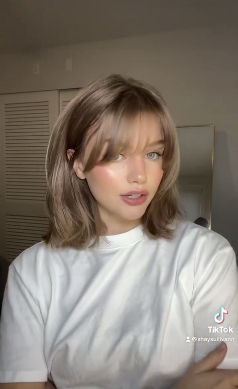 New Haircut For Short Hair 2023, Short Hairstyle Women Pictures, Hair Cut 2024 Girl Short, Medium Layered Haircuts Brunette, Taylor Swift 1989 Haircut, Korean Midlength Hairstyle Women, Haircuts For Girls With Round Faces, Styled Medium Length Hair, Cool Toned Caramel Hair