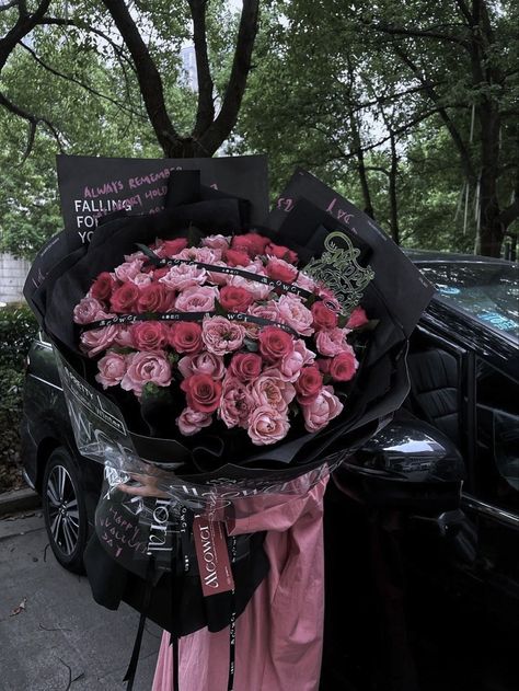 Giant Rose Bouquet, Giant Flower Bouquet, Huge Flower Bouquet, Giant Bouquet Of Flowers, Big Rose Bouquet, Big Flower Bouquet, Giant Bouquet, Large Bouquet Of Flowers, Roses Birthday