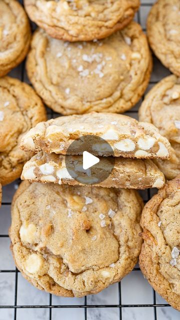 Salted Caramel Toffee, Sweet Or Salty, Toffee Cookies, Caramel Toffee, Toffee Bits, Gourmet Cookies, Caramel Cookies, Cookie Crumbs, Best Cookie Recipes