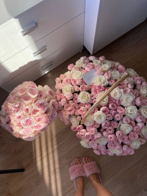 𝐕 on Twitter: "buy her flowers https://t.co/35yfqL95wN" / Twitter Boquette Flowers, Nothing But Flowers, Flower Therapy, Beautiful Bouquet Of Flowers, Luxury Flowers, Beautiful Bouquet, Love Flowers, My Flower, Pretty Flowers