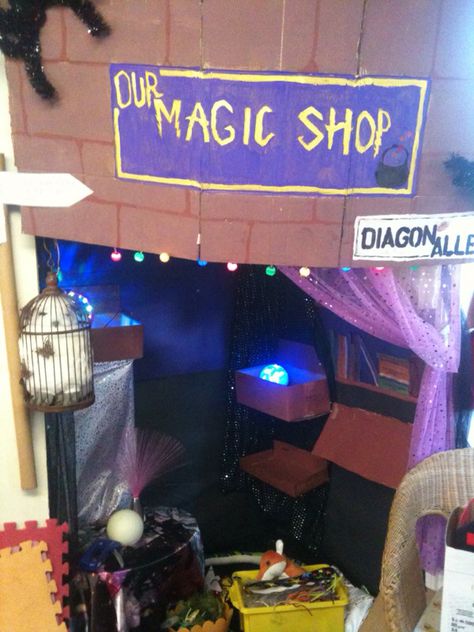 Harry potter magic shop role play area Shop Role Play, Harry Potter Classroom Theme, Role Play Areas, Room On The Broom, Magic Theme, Harry Potter Classroom, Project Theme, Dramatic Play Preschool, Wizard School