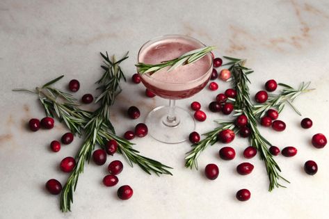 The Clausmopolitan: A Cosmo with a Festive Upgrade – Garden & Gun Mrs Clausmopolitan, Christmas Cosmopolitan Drink, Clausmopolitan Drink, Winter Cosmo, Christmas Cosmo, Christmas Cosmopolitan, Cranberry Syrup Recipe, Cranberry Syrup, Cosmopolitan Drink